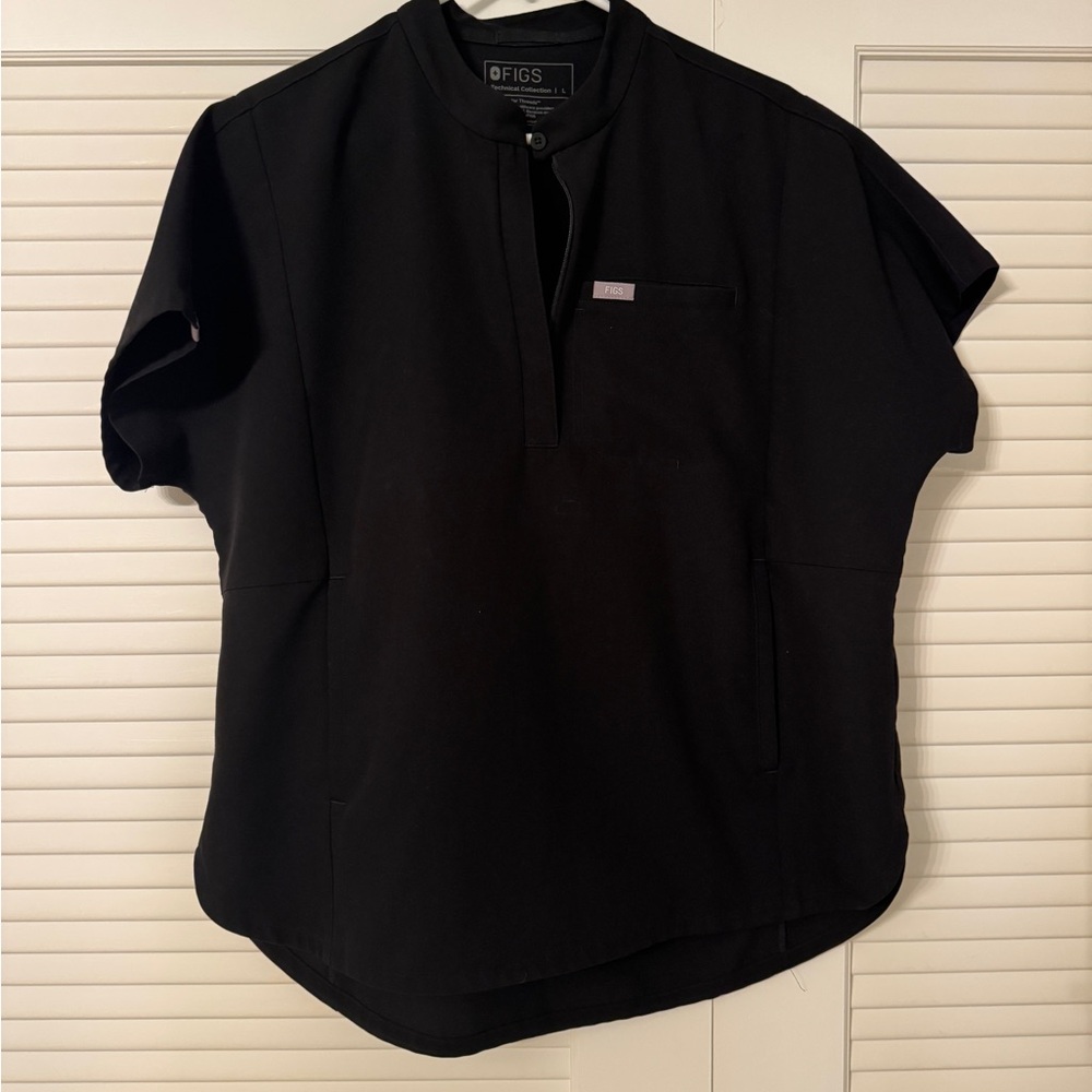 Figs maternity Black half zip scrub top